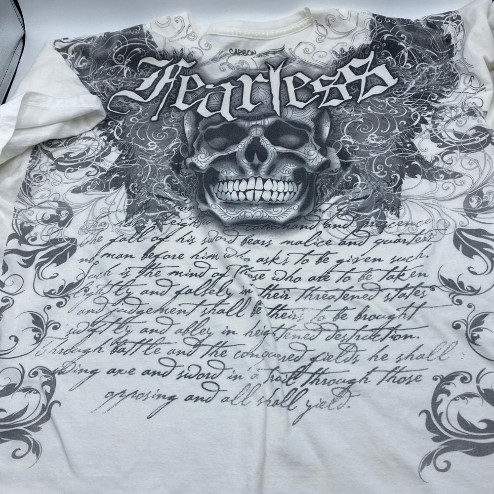 Y2K Carbon Graphic T-Shirt with Skull Graphic XL Extra Large Fearless